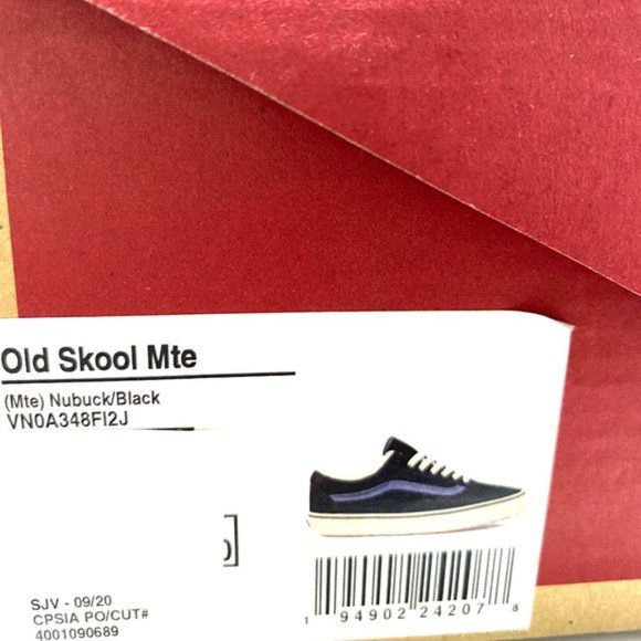 💖MEGA SALE💖VANS Old Skool MTE Black Suede Faux Fur Women's Size VN0A348FI2J - Picture 4 of 12